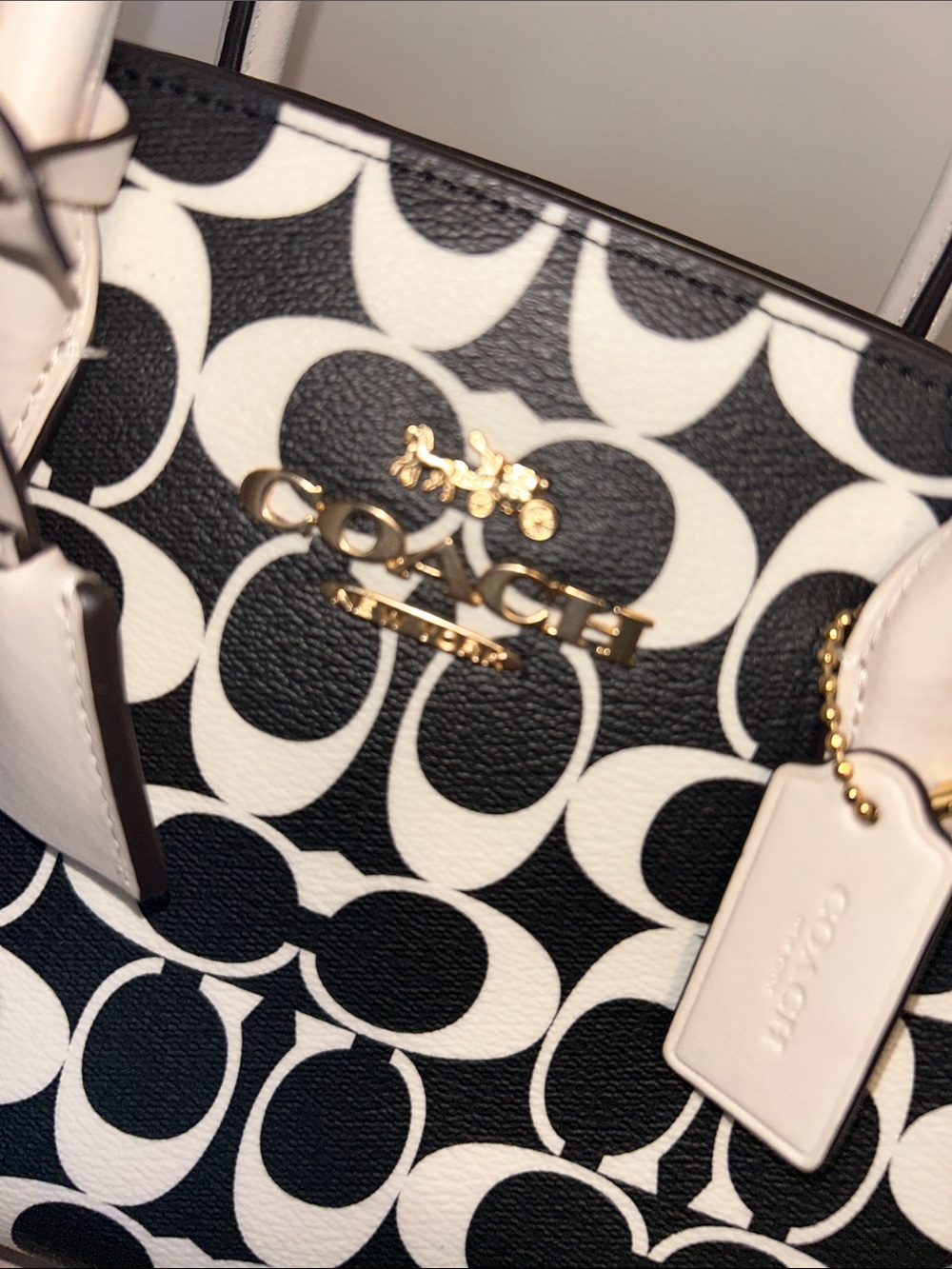 Coach Andrea Medium Carryall - Picture 7 of 11